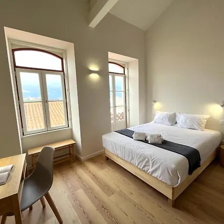 Casas De Alpedide アパート